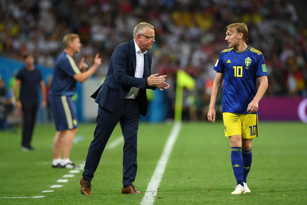 SOCHI, RUSSIA - JUNE 23:  Janne Andersson, Head coach of Sweden gives instructions to Emil Forsberg during the 2018 FIFA World Cup Russia group F match between Germany and Sweden at Fisht Stadium on June 23, 2018 in Sochi, Russia.  (Photo by Stu Forster/Getty Images)