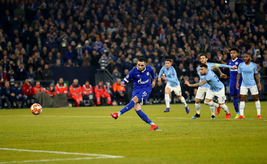 GELSENKIRCHEN, GERMANY - FEBRUARY 20: Nabil Bentaleb #10 of Schalke scores the equalizing goal by penalty kick during the UEFA Champions League Round of 16 First Leg match between FC Schalke 04 and Manchester City at Veltins-Arena on February 20, 2019 in Gelsenkirchen, Germany. (Photo by Maja Hitij/Bongarts/Getty Images)